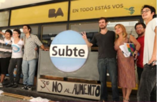 Maria Jose Lubertino en manifestación en contra del aumento del boleto del subte